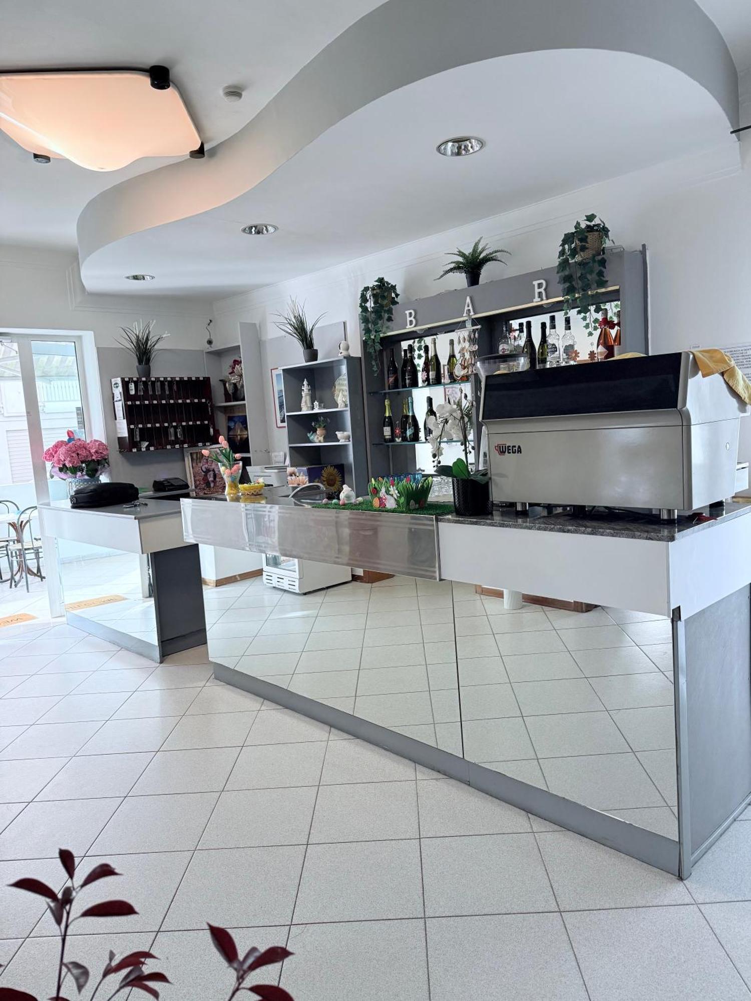 Hotel Malibu Mare Римини Екстериор снимка