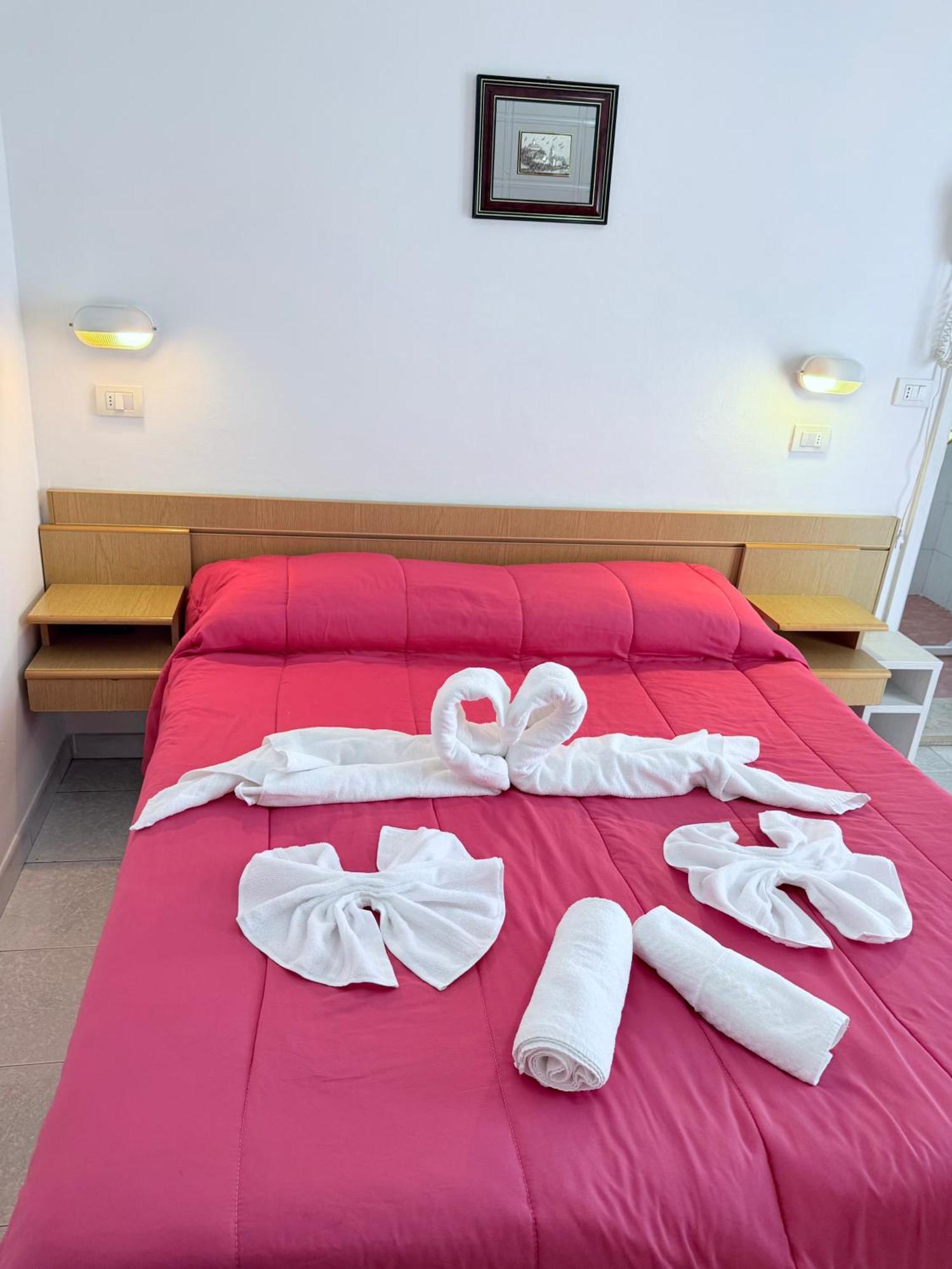 Hotel Malibu Mare Римини Екстериор снимка