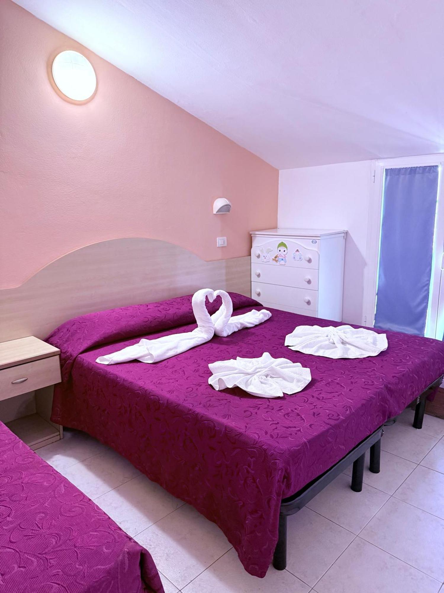 Hotel Malibu Mare Римини Екстериор снимка