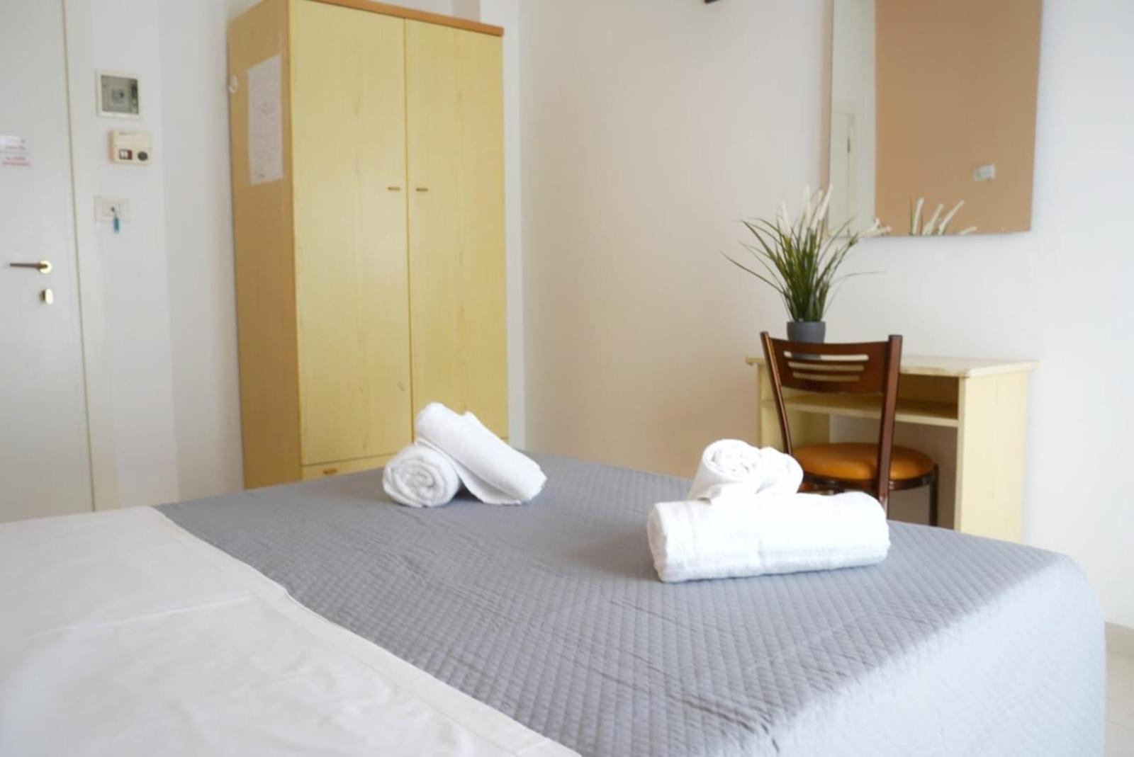Hotel Malibu Mare Римини Екстериор снимка