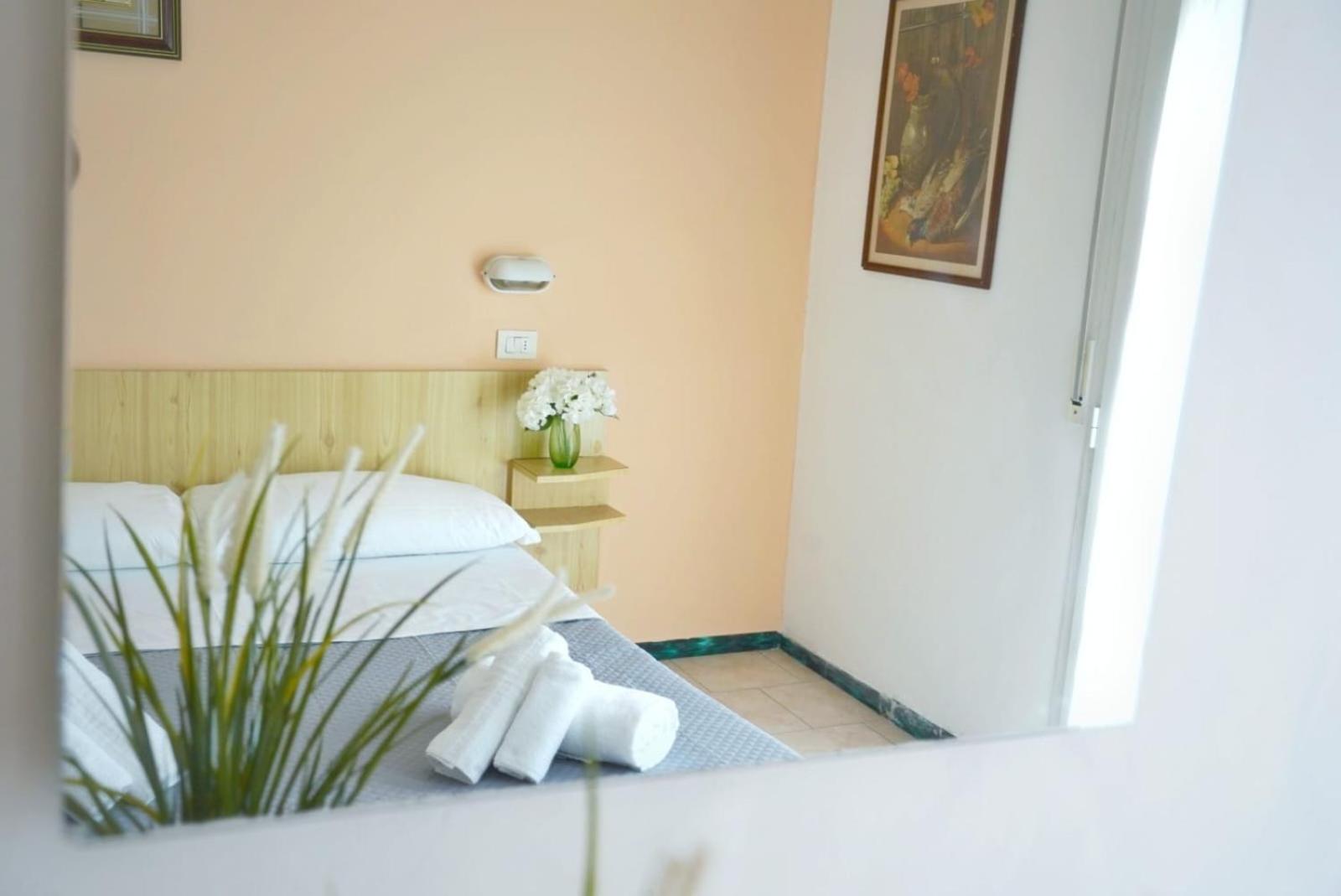 Hotel Malibu Mare Римини Екстериор снимка