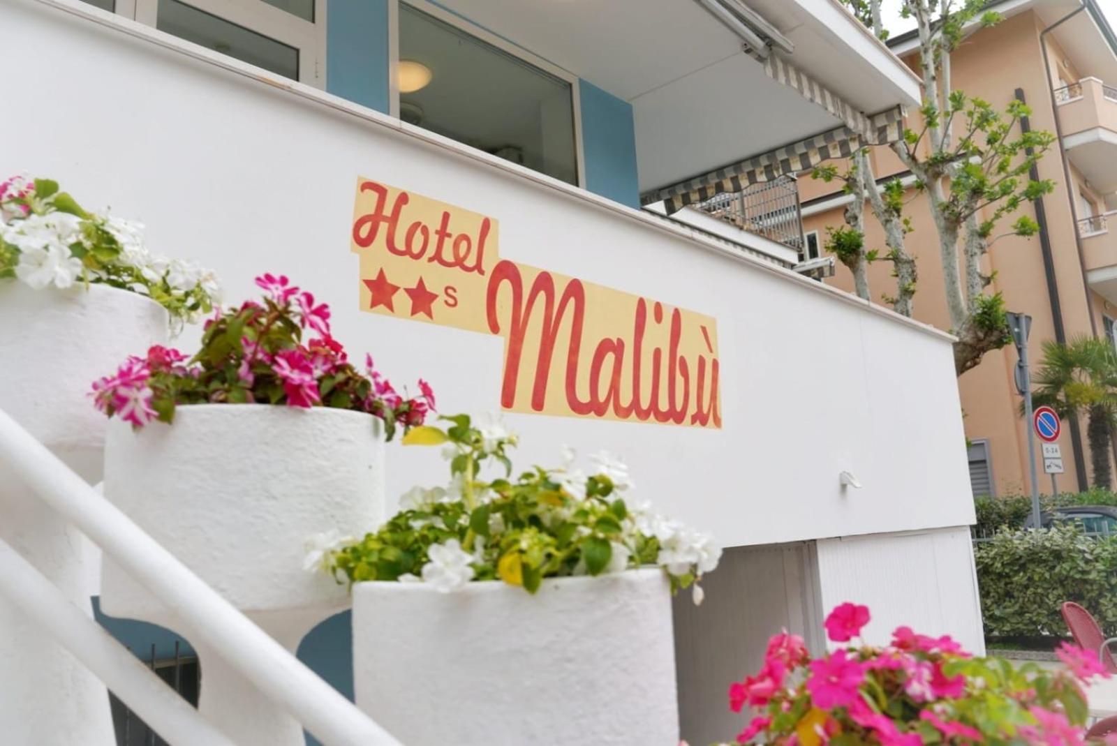 Hotel Malibu Mare Римини Екстериор снимка